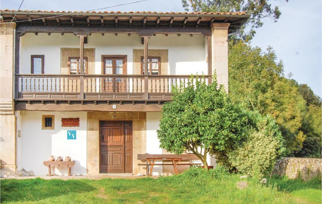 Bricia House | Awesome home in Posada de Llanes with 4 Bedrooms and WiFi