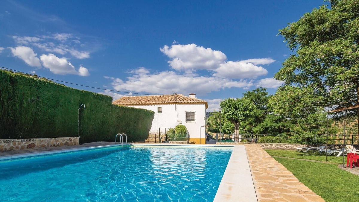 Rute House | Awesome home in Rute with kitchen