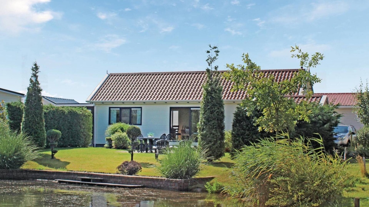 Sint-Annaland House | Awesome home in Sint-Annaland with WiFi