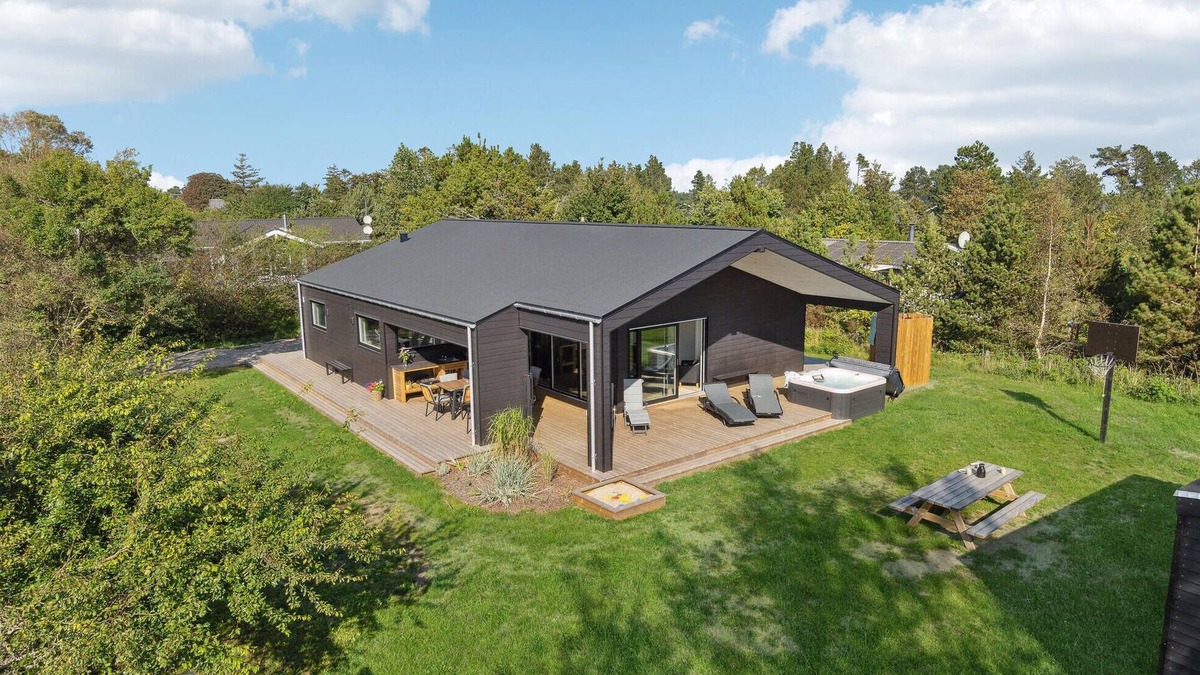 Nordost House | Awesome home in Sæby with sauna