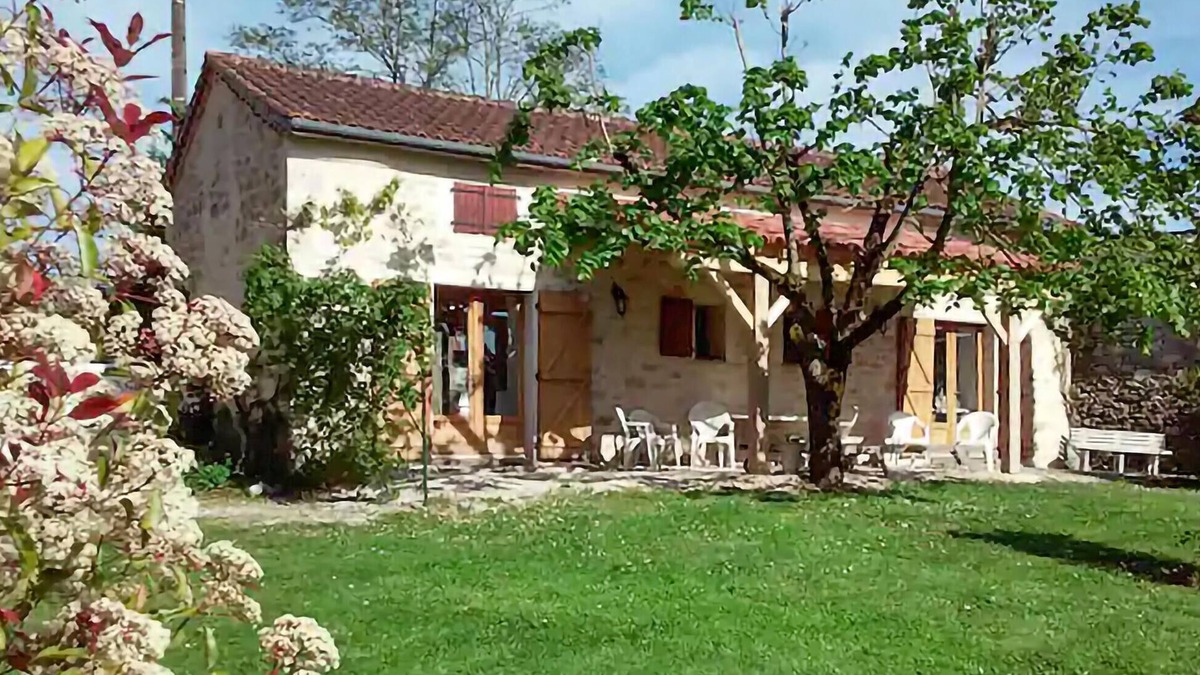 Sauzet House | Awesome home in Sauzet with kitchen
