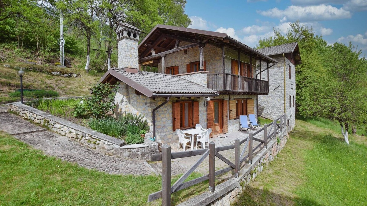 Sovramonte House | Awesome home in Sovramonte with WiFi
