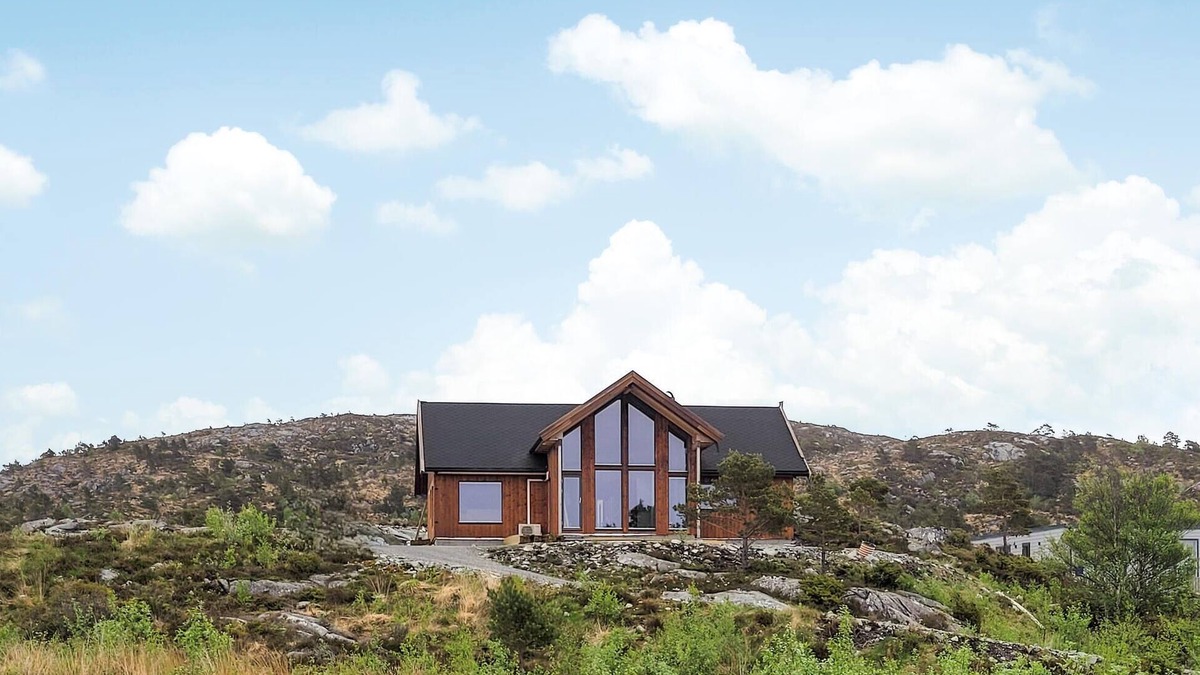 Sveio House | Awesome home in Sveio