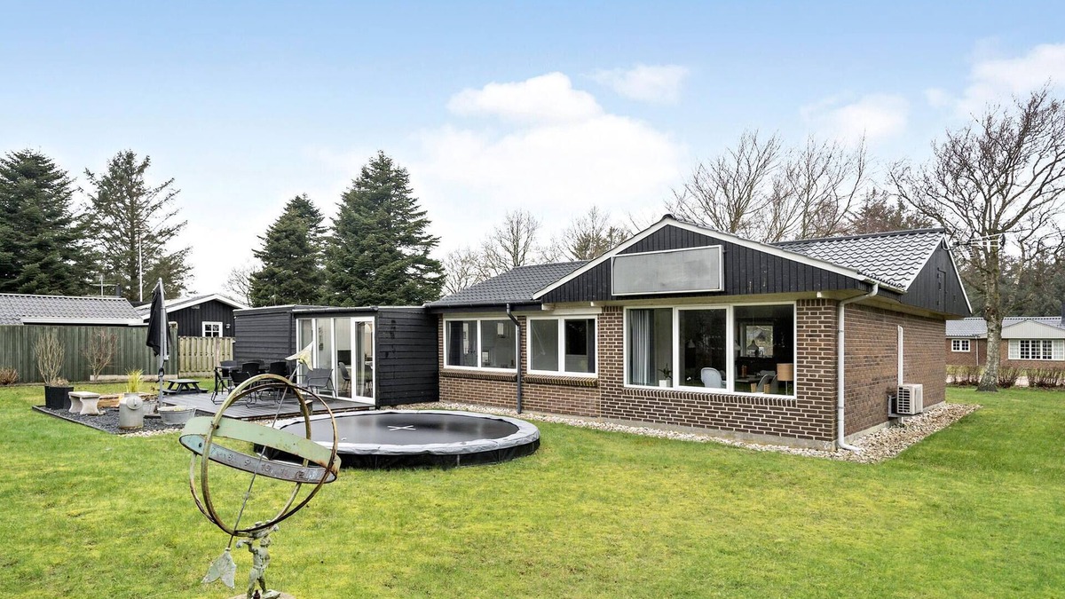 Sønder Nissum House | Awesome home in Ulfborg with kitchen