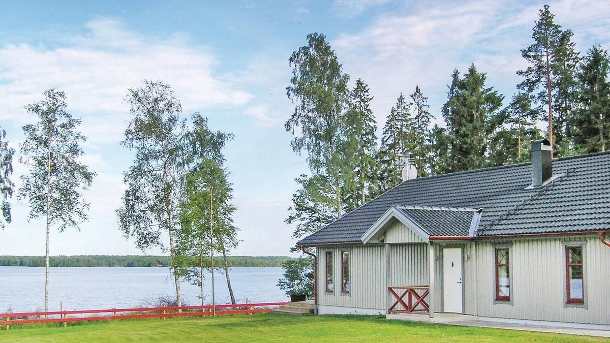 Kvanarp House | Awesome home in Vittaryd with sauna