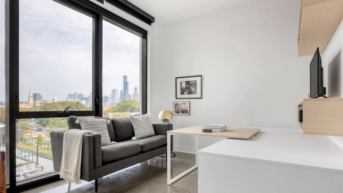 University Village / Little Italy Apartment | Awesome Pilsen Studio w/Rooftop, Dog Run & Gym, nr L, by Blueground