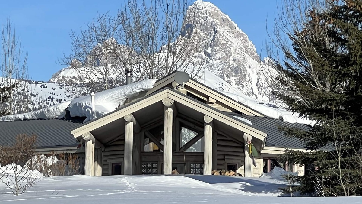 Alta House | Awesome Teton Views! 6 Acres. Ski, Hike, Fish, Jacuzzi. Sleeps 6 Comfortably.