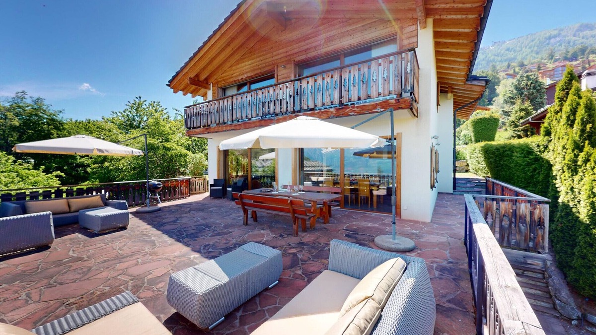 Saint-Pierre-de-Clages Ski Chalet | Axaari - VIEW & SUNNY chalet 10 pers