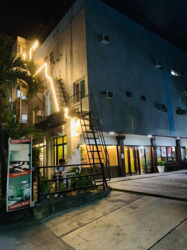 Lapu-Lapu Hotel | Axis Pension Hotel