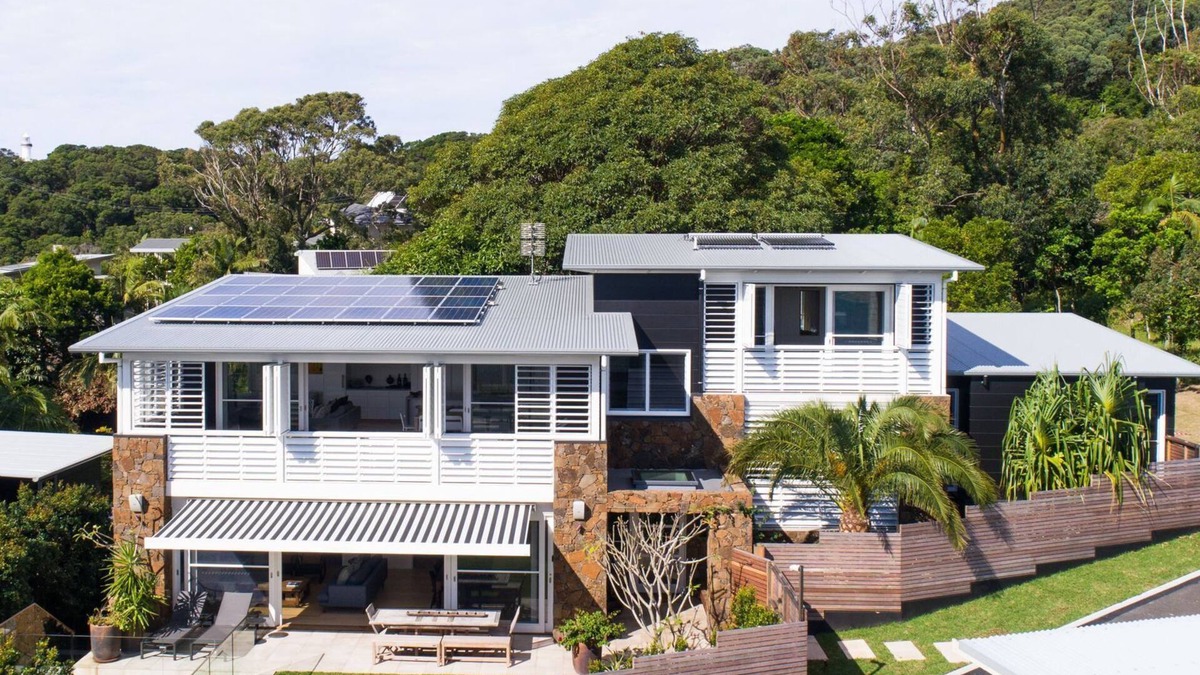 Byron Bay House | Ayindi Byron Bay (beach house) - Best Views and across the road from the beach