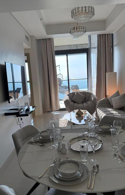Sheikh Zayed Road Apartment | Aykon City Tower C