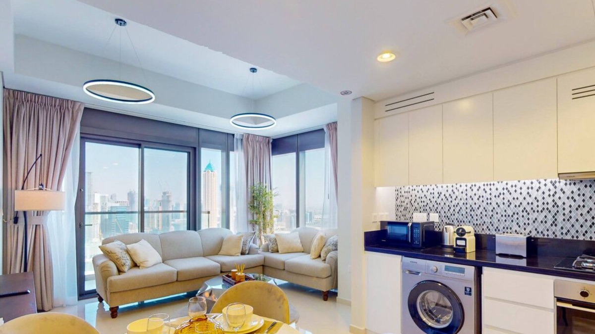 Sheikh Zayed Road Apartment | Aykon Tower C - Elegant Three Bed in Business Bay