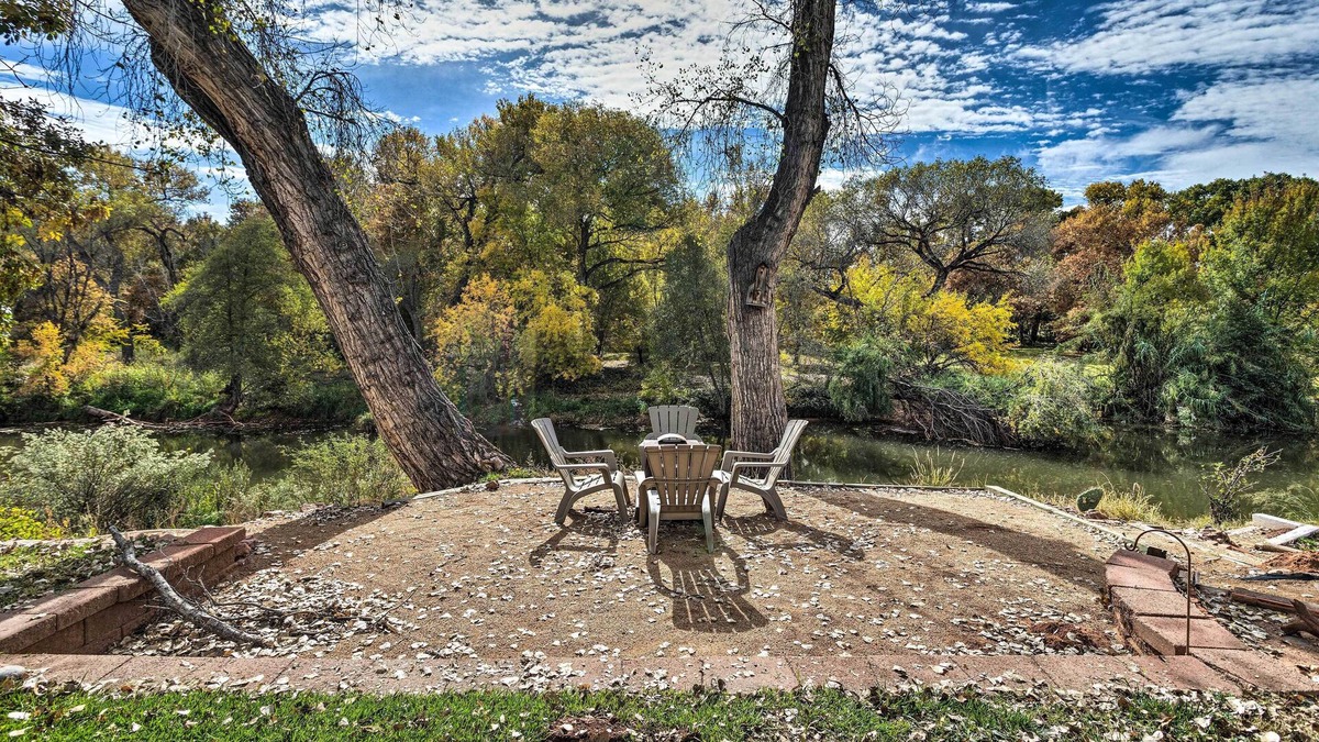 Cornville House | AZ Wine Country Retreat w/ Oak Creek Views!