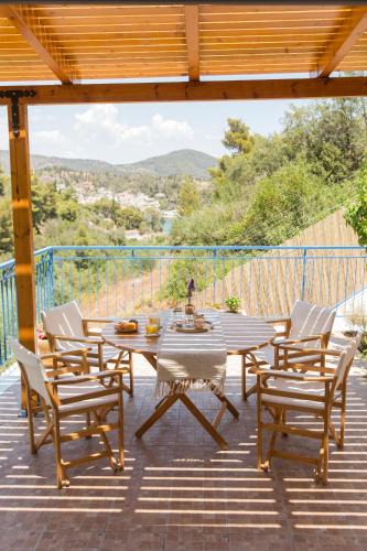 Galatas Apartment | AZALEA - Modern studio with sea view