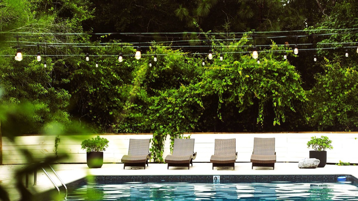 Cantonment House | Azalea Pines Retreat: Pool+Beach+Forest+5acres