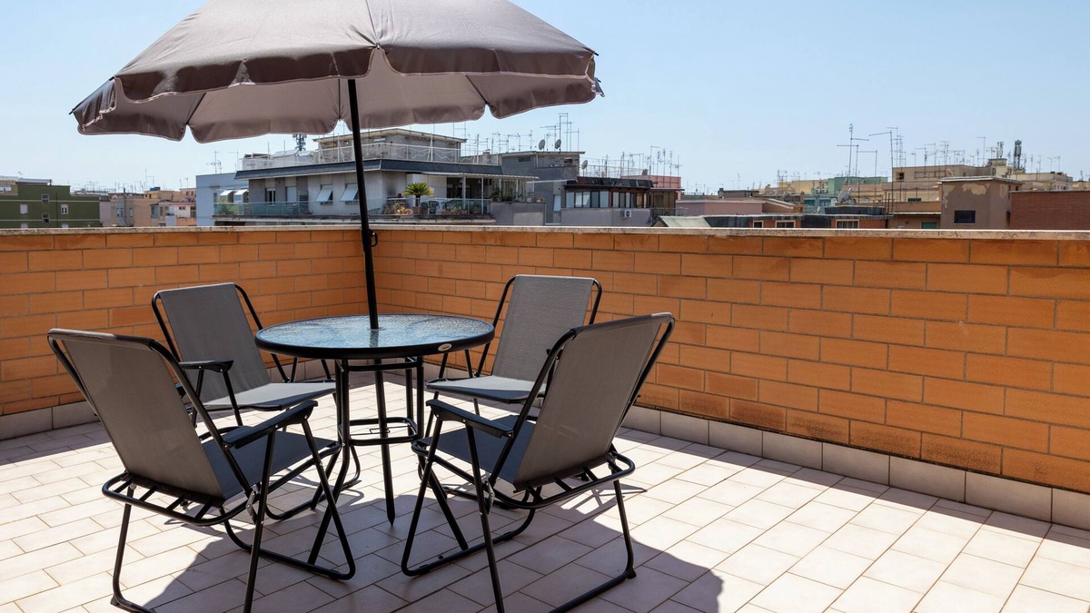Prenestino-Centocelle House | Azalee Urban Nest - One Bedroom Guest House, Sleeps 2