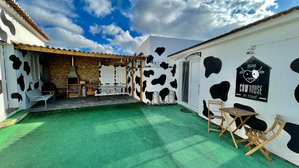 Ribeira Grande House | Azores Cow House