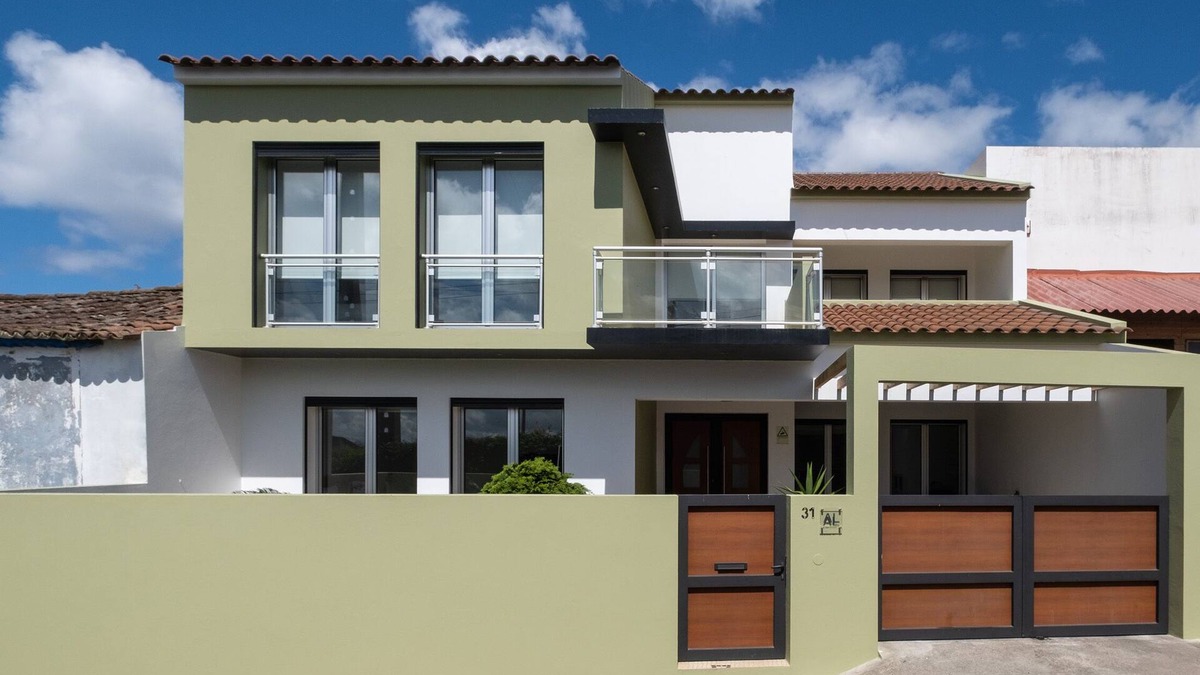 Ribeira Grande House | Azores Mountain View