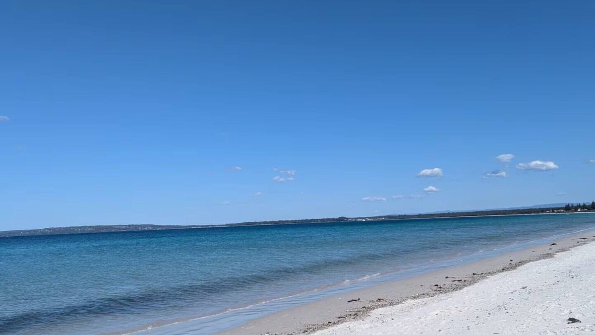 Callala Beach Cottage | Azul haven cottage - 3 bedroom, backyard bliss and 3min from beach!