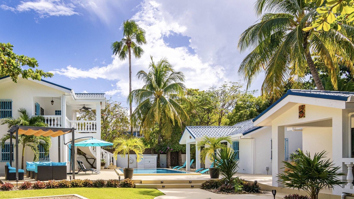 San Pedro House | AZUL VISTA VILLAS a private tropical estate with a fabulous pool for 12+ people!