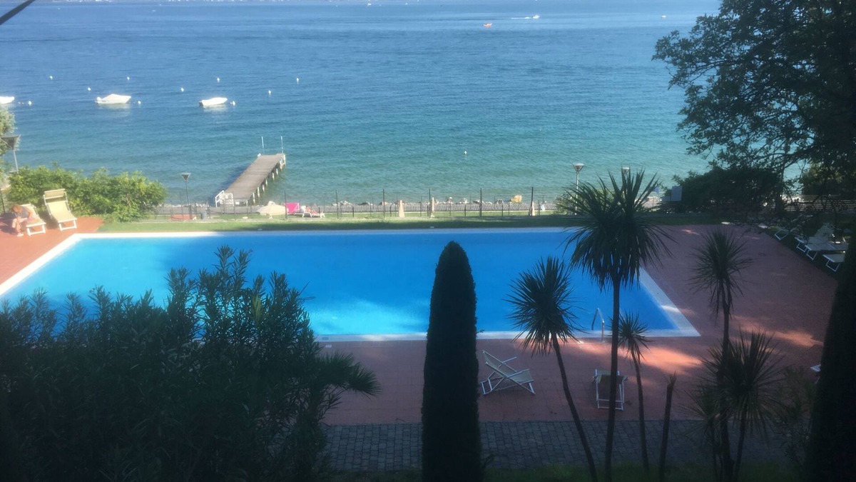 Padenghe sul Garda Apartment | Azure Apartment