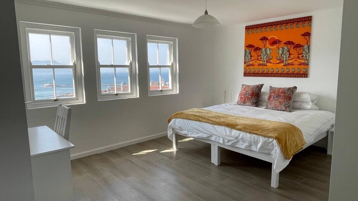 Simon's Town Cottage | Azure Cottage Simonstown Cape Town - Charming 2-bedroom cottage with seaview