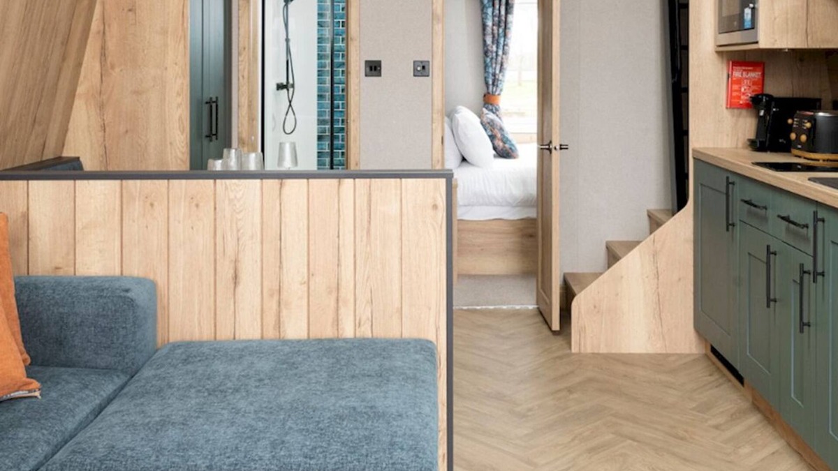 Great Billing Cabin | Azure Horizons Glamping - The Brook Pod GV18