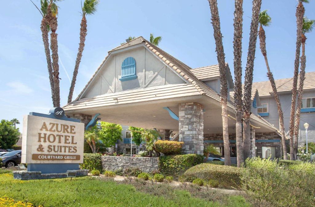 Ontario Hotel | Azure Hotel&Suites Ontario Trademark Collection by Wyndham