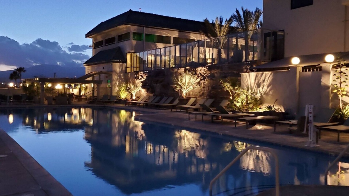 Desert Hot Springs Hotel | Azure Palm Hot Springs