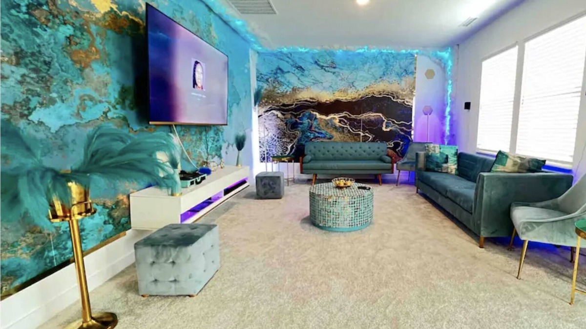 Maxwell House | Azure Skies Modern Abstract Home