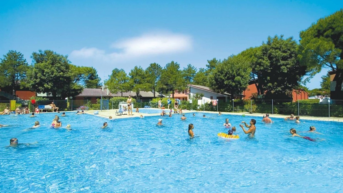 Bibione Resort | Azzurro B2-5 - One Bedroom Resort, Sleeps 5