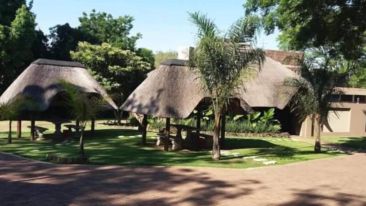 Piet Retief House | B at Home Guesthouse Piet Retief