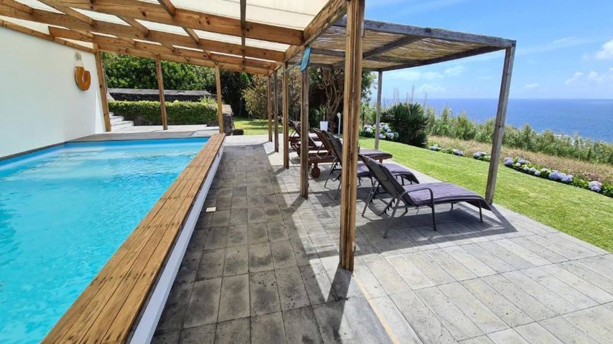 Horta House | B&B at an Organic Farm in Açores
