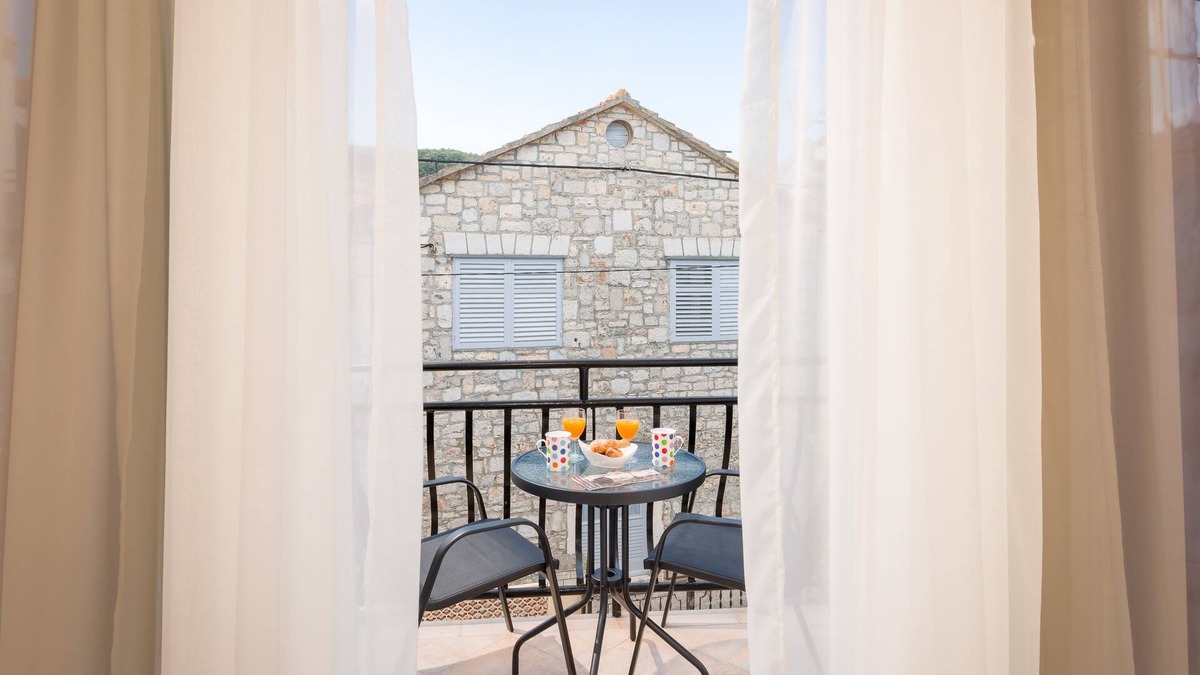 Island Hvar Bed & Breakfast | B&B Aurora