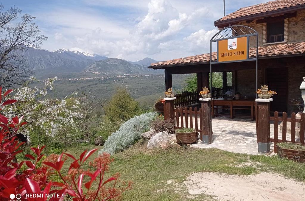 Colli al Volturno Bed & Breakfast | B&B Giallo Siena