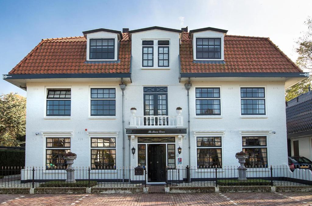 Huisduinen Hotel | B & B Hotel The Baron Crown