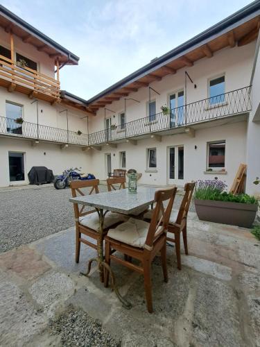 Soriso Bed & Breakfast | B&B Il Cortile