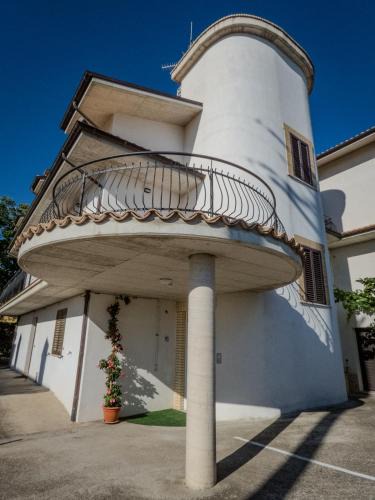 Vasto House | B&B LE LUCI CAMERA IN ATTICO GRAN VISTA interno 4 rose bianche