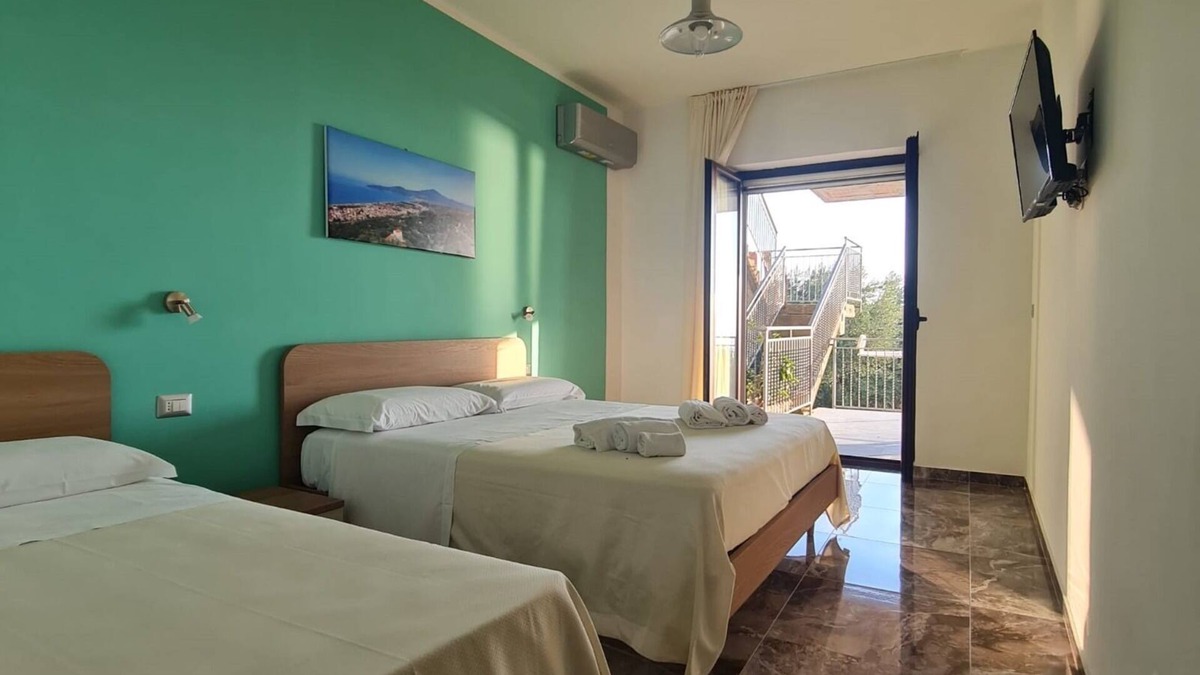 Ascea Bed & Breakfast | B&B Miramare in Ascea, cozy property 5 minutes from the sea