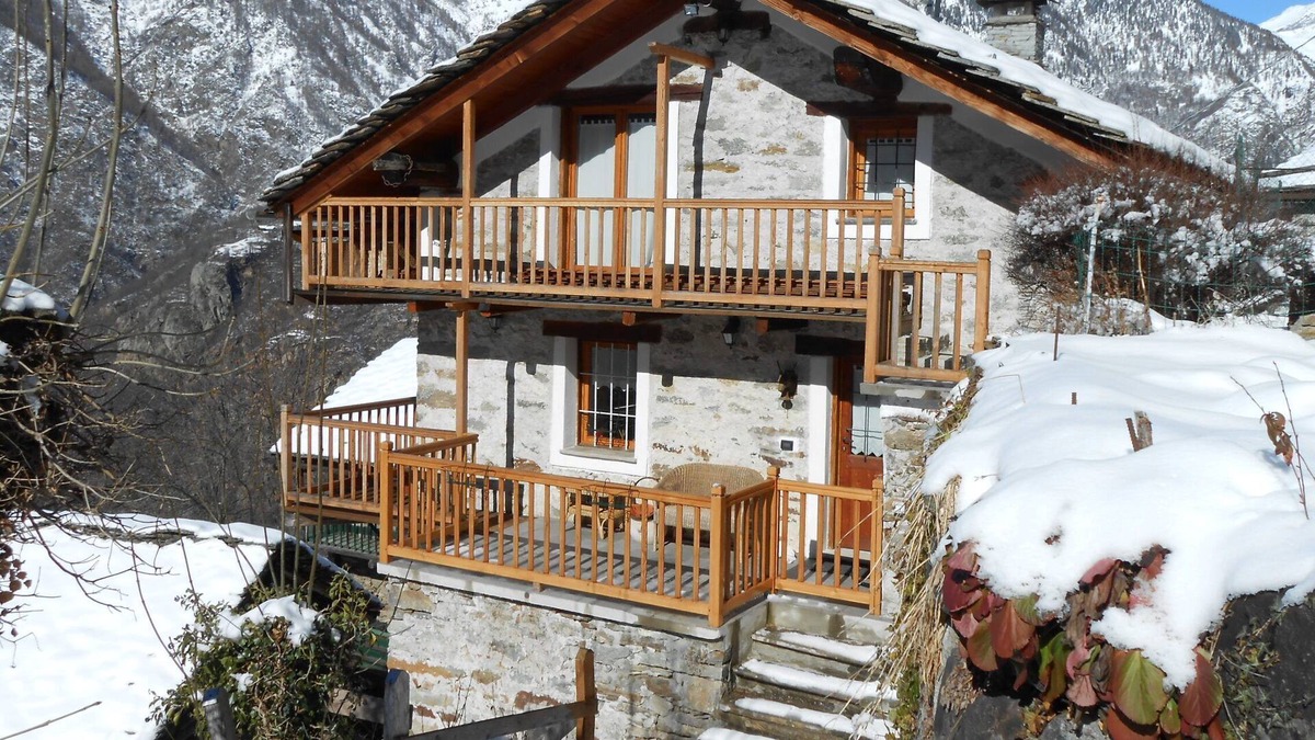 Fontainemore Bed & Breakfast | B&B Mont Mars, charming property at the foot of the Mont Mars Nature Reserve
