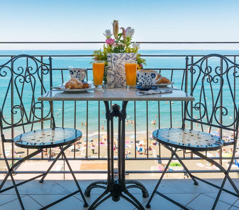 Salerno Bed & Breakfast | B&B Tramonto Sul Mare