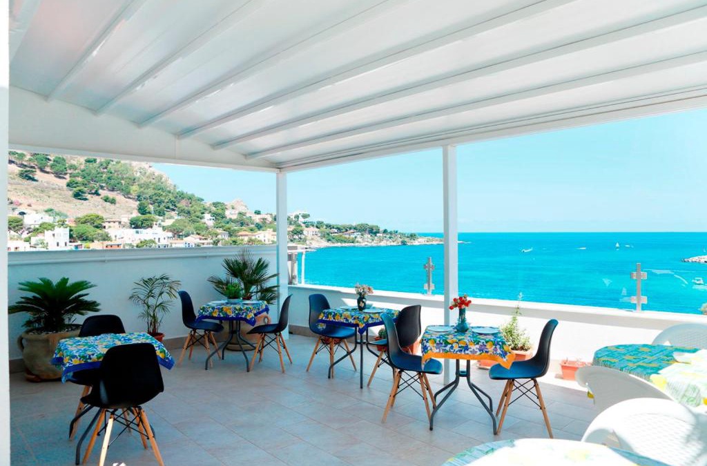 Sferracavallo Bed & Breakfast | B&B Una Terrazza sul Golfo di Sferracavallo
