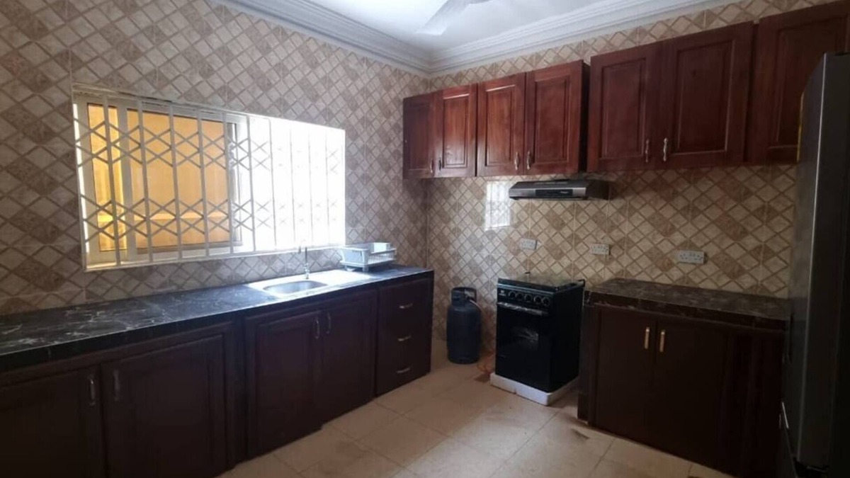 Cape Coast House | B's Classic and Cozy - Apt #1