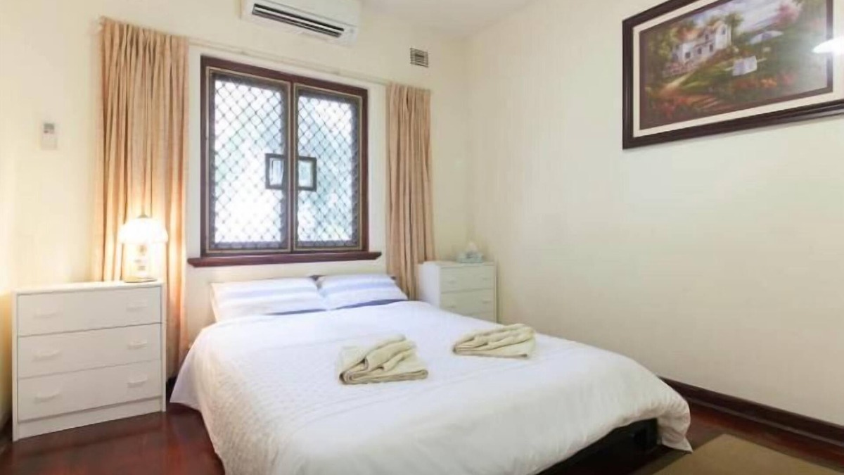 Crawley Apartment | B2 Walk to UWA close to SCGH & CBD