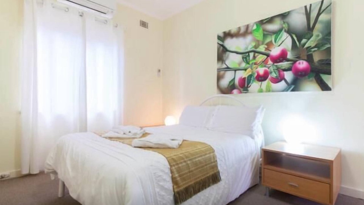 Crawley Apartment | B5 Crawley/Nedlands Apartment 1 BRM + Sleepout - 2min walk to UWA