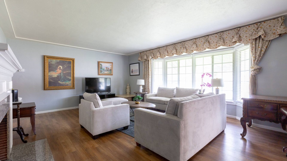 Arcadia House | B5A- 5 bedrooms with 3.5 bathrooms house