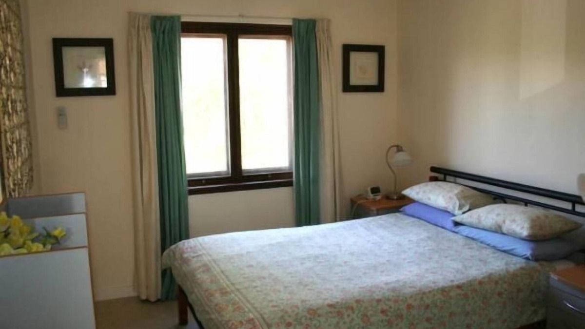 Crawley Apartment | B6 Walk to UWA close to SCGH & CBD