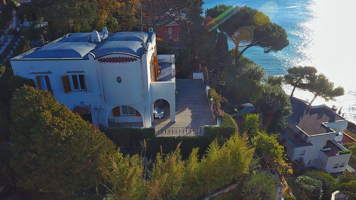 Arenzano House | Balcony on the sea, covered parking, WIFI, TV, 300 m from the sea, with garden