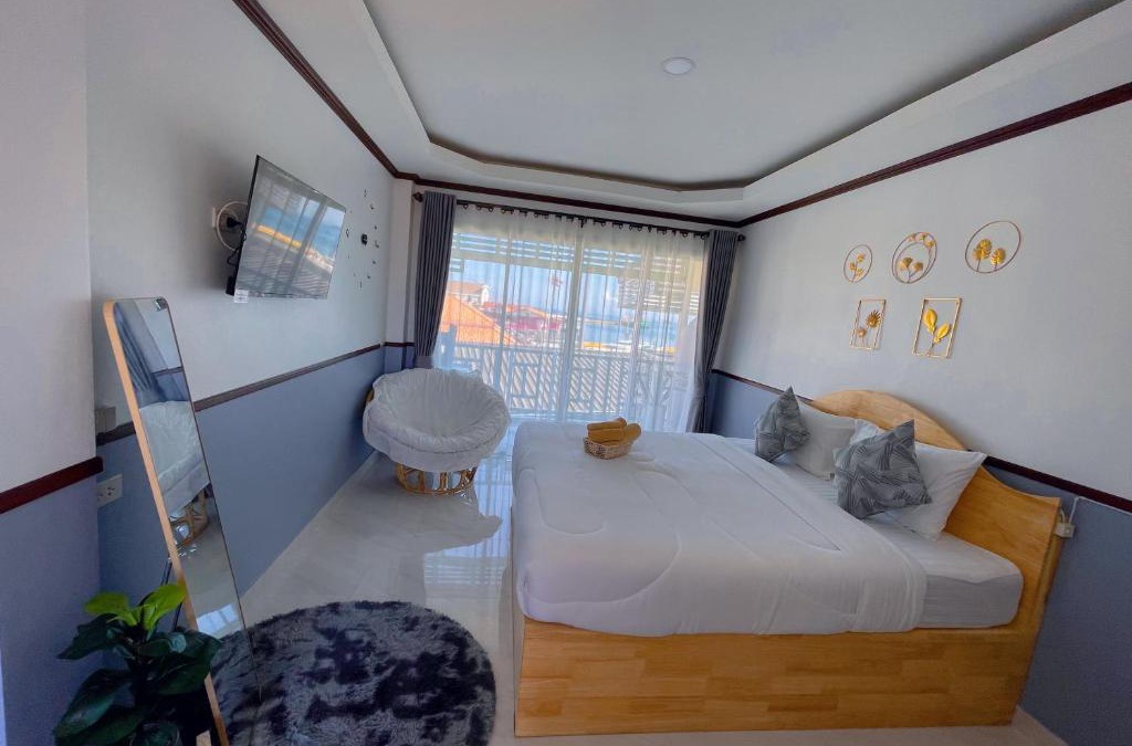 Koh Lan Bed & Breakfast | Baan Tipsukon