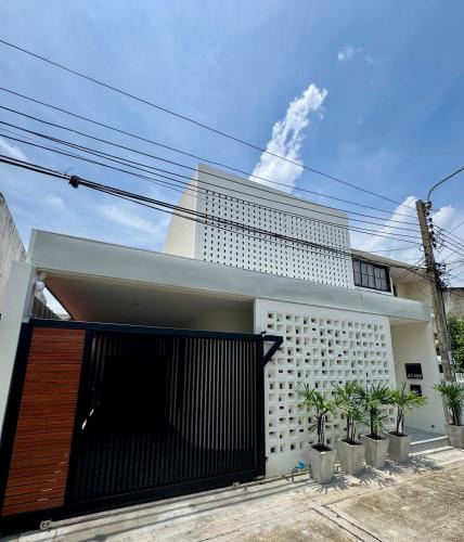 Saphan Sung House | BaanChan House and Studio at Ramkhamhaeng